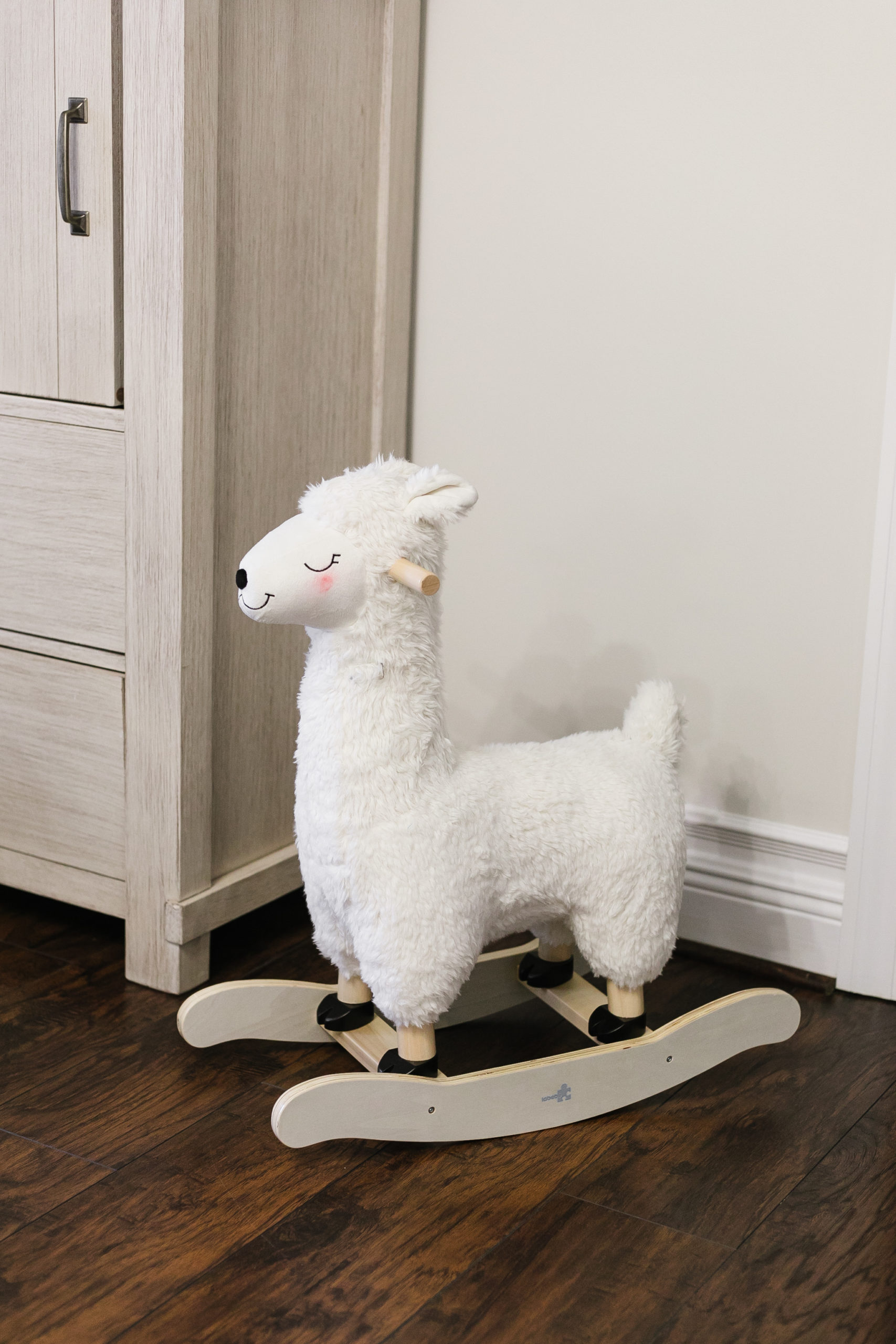 neutral baby nursery