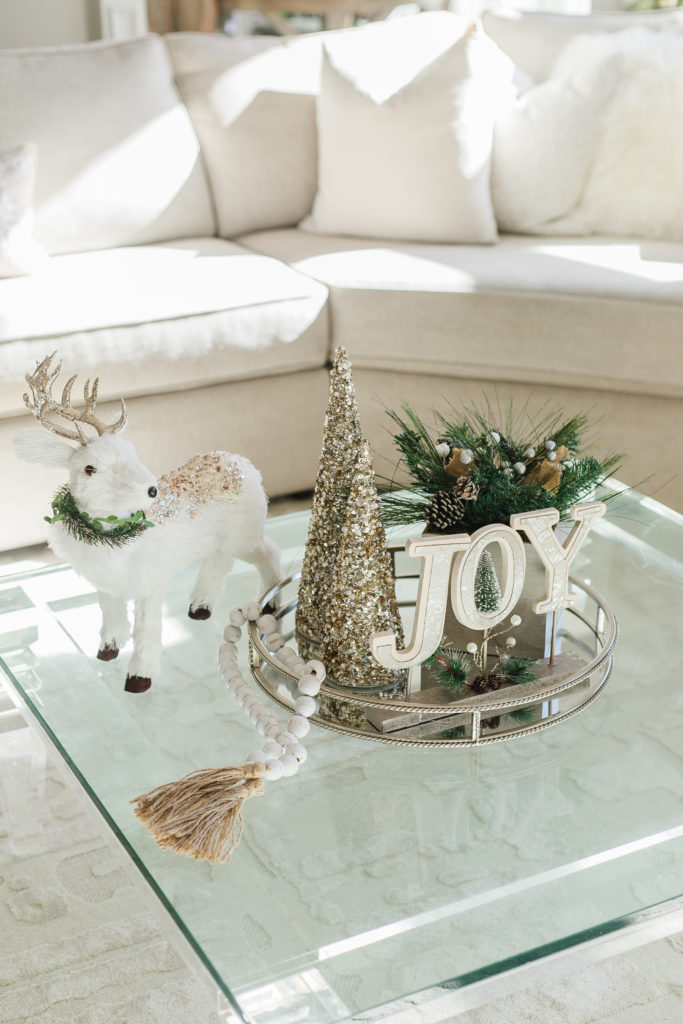 neutral christmas decorations