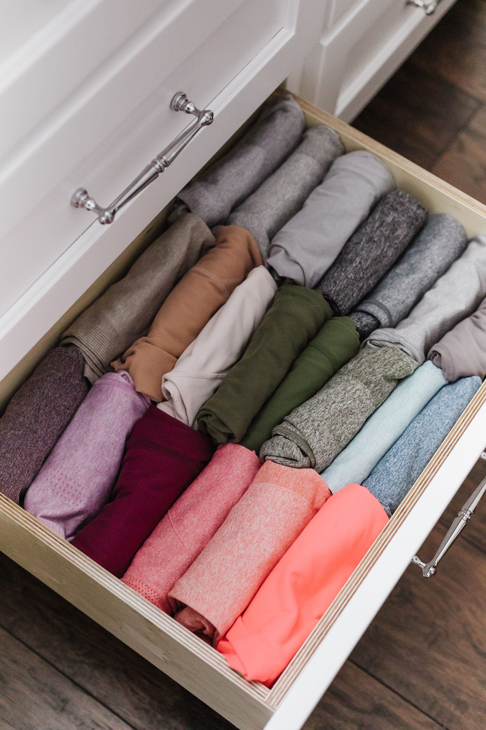 folding clothes for drawers