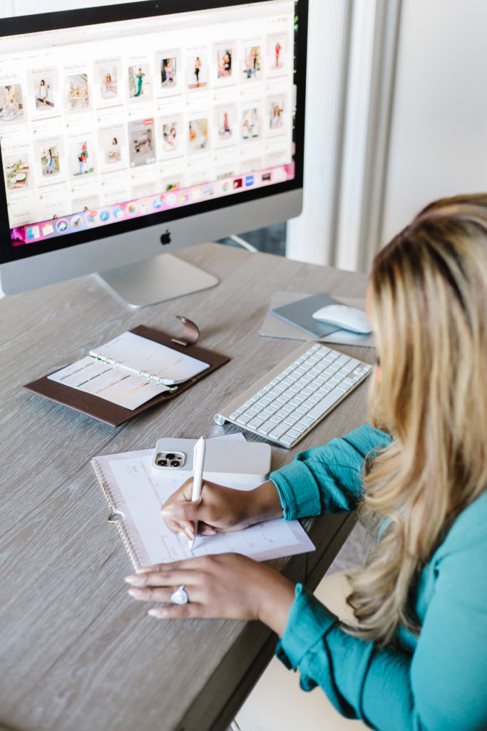 how to become a full-time content creator