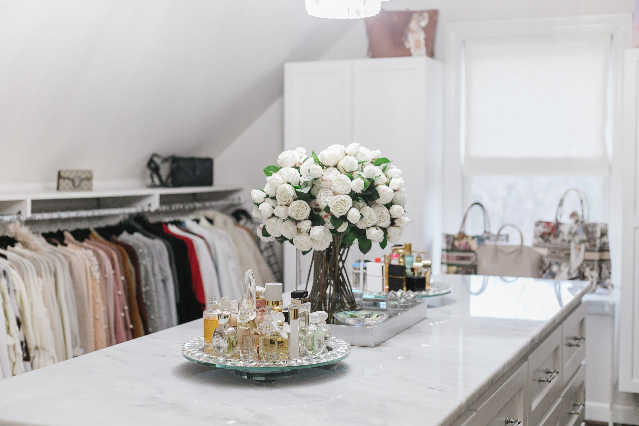 walk in closet organization tips