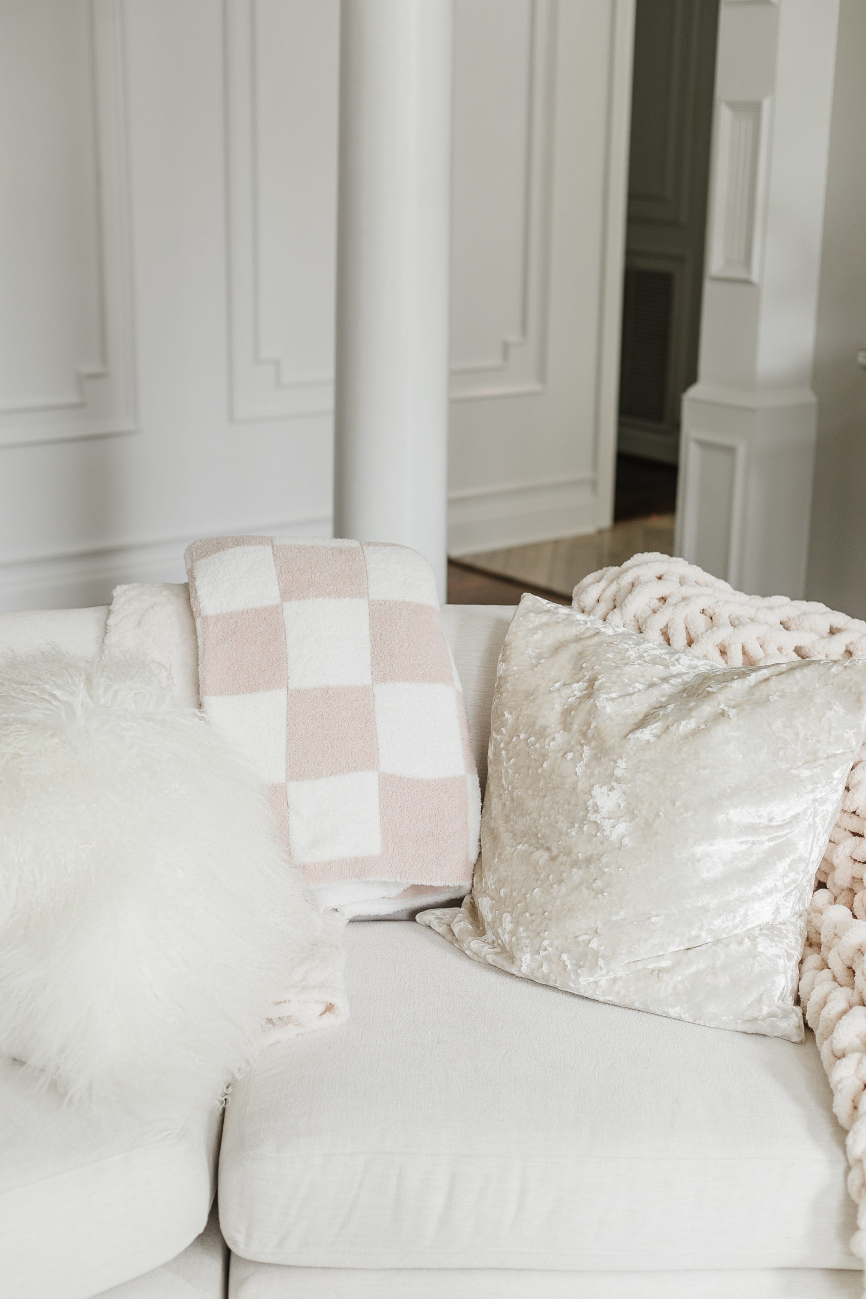 The Best Throw Blankets To Make Your Space Cozy