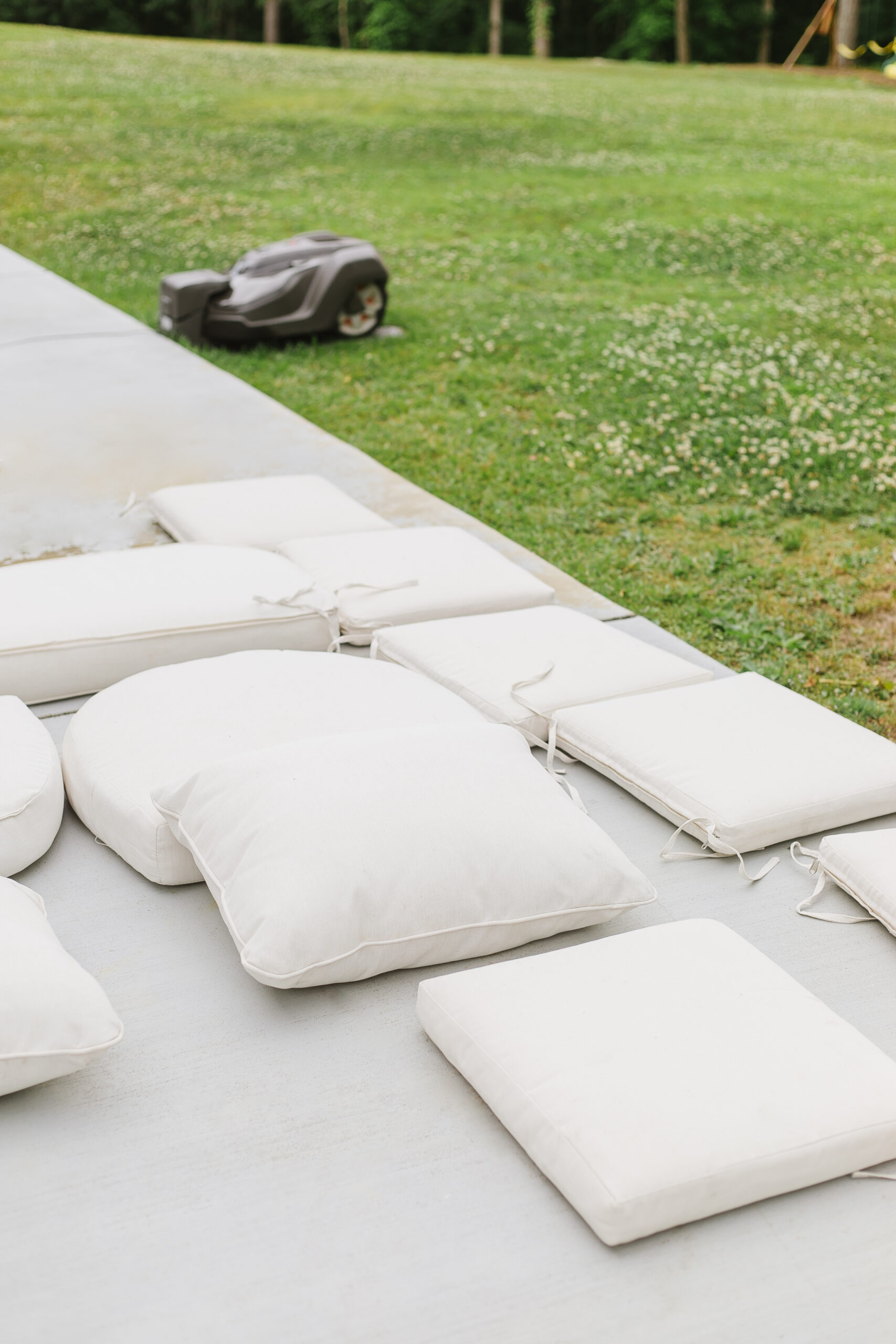 how to clean patio furniture