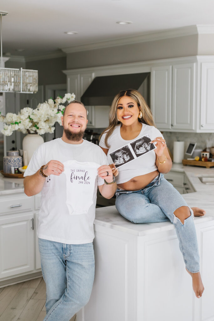 pregnancy announcement to family