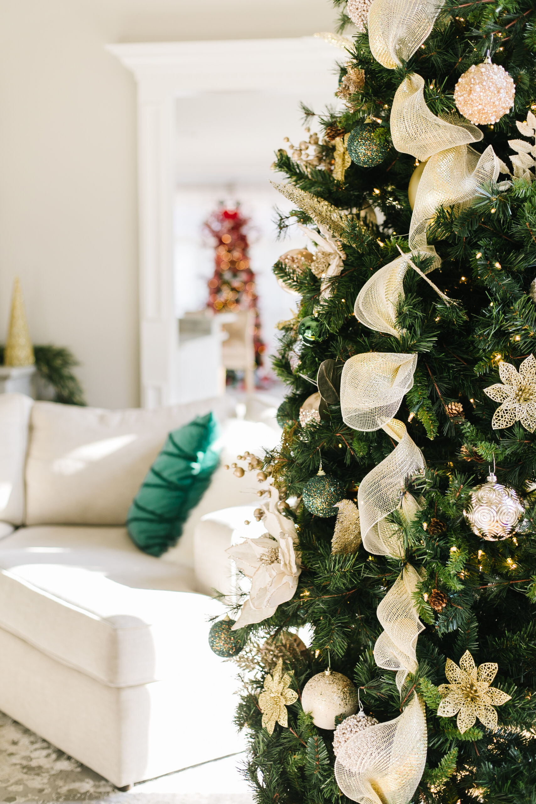 how to put up a christmas tree