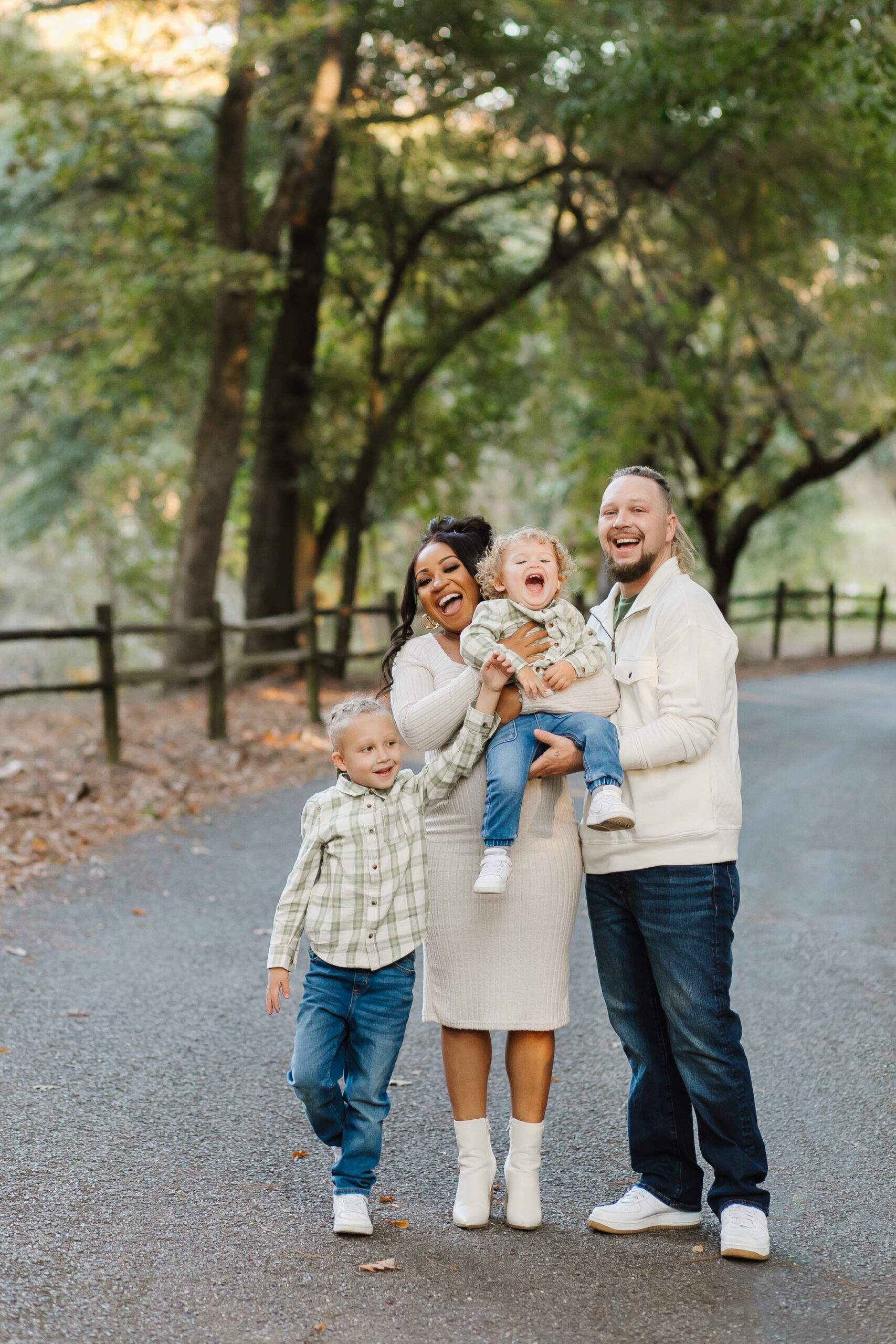 womens fall family photo outfits