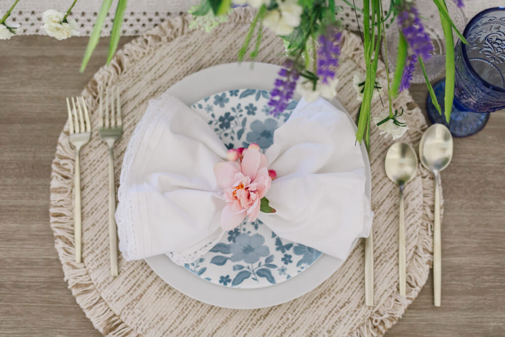 casual brunch table setting